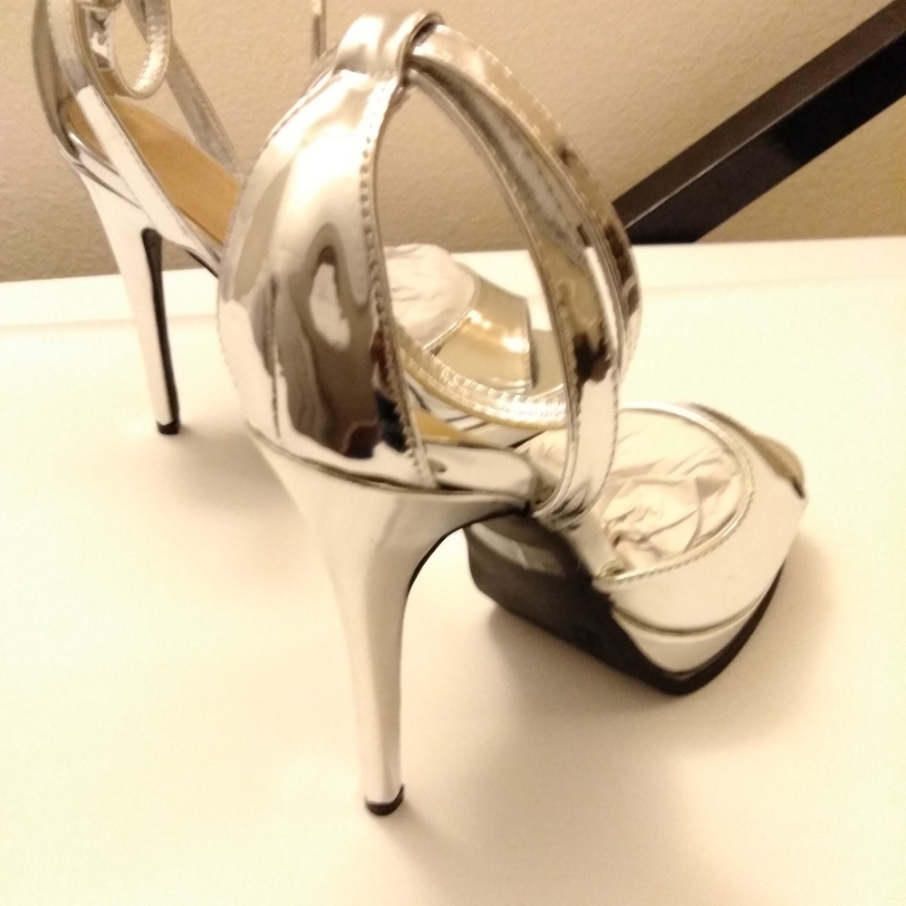 Brand New Wild Diva Silver Metallic Stiletto Heels - Picture 7 of 8